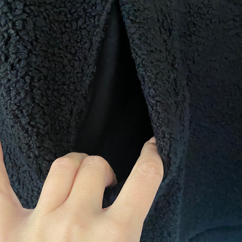 Lilly Pulitzer Black Noir Wallen Sherpa Pullover - Picture 4 of 8